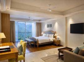 Luxury Suites by Eden Wellness and Hospitality, hotel u gradu Dehradun