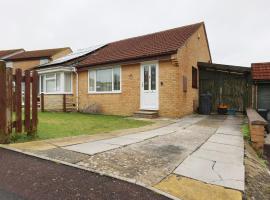 2 bed bungalow - Driveway Parking, hotel v destinácii Puriton