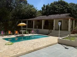 Linda Chácara com Piscina e WiFi para até 20 hóspedes