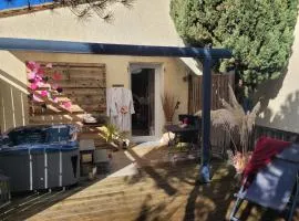 LeMasBlanc, Chambre d'hôtes & jacuzzi privé, au calme, 15min de Carcassonne