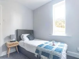 7BR, Contractor Stay, Long-Term, Friendly, Crew Parking