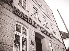 克萊門特旅館，Isen的飯店