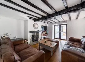16th-Century Cottage with Separate Studio and Garden, Sleeps 12