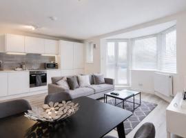 Roomspace Serviced Apartments - Kew Bridge Court, hotell i London