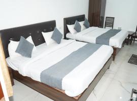 Hotel the Chandigarh, hótel í Chandīgarh