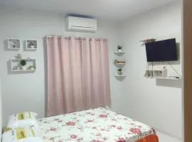 Quarto Casal Com AR Condicionado e Banheiro Privativo