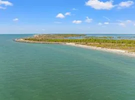 Pet Friendly Beach House with Private Pool - Bella View