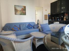 Appartement lumineux en centre ville et tout prêt de la nature, hotel a Luzy