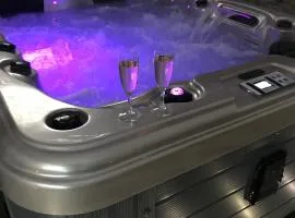 Suite Jacuzzi privatif intérieur 6km du Mont Saint Michel