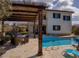 Holiday Home Villa Oleandar mit Schwimmbad und Meerblick by Interhome