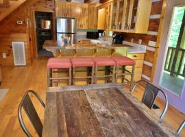 The Highland, готель у місті Черокі