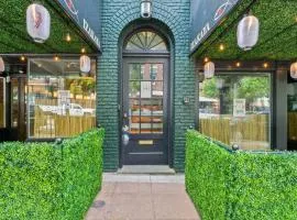 The Nama Retreat 201 - Renovated Downtown Loft near Gay St | Walk Everywhere