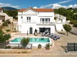 Holiday Home Ferienvilla Lea by Interhome