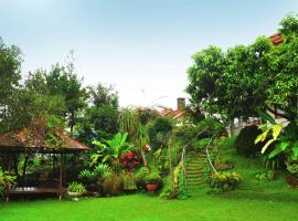 Villa Buenavista Puncak, hotel con parking en Puncak