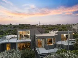 Nalu Retreat Spacious Coastal Beach House