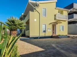 Apartment Apartment Mahnet 3 by Interhome