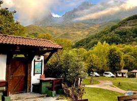Camping el Cares, hotel em Santa Maria de Valdeón