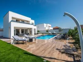 Holiday Home Luxusvillen Anita mit privatem Pool A6 by Interhome