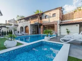 Holiday Home Luxuriöse Steinvilla Mariva Tribalj mit Pool by Interhome