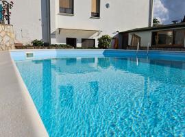 Guest House Fantaccini con Piscina, hôtel à Pelago