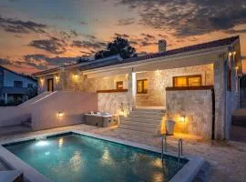 Holiday Home Villa Alora by Interhome