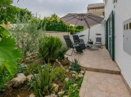 Holiday Home Holiday home Lucic by Interhome