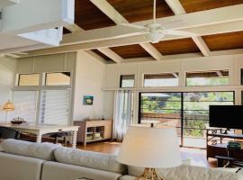 Princeville Townhouse Apt - Views, Pool, Near Hanalei!, Hotel in Princeville