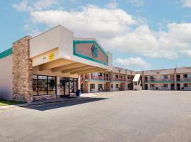 Turquoise Inn & Suites، فندق في كورتيز