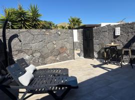 Villa Blanco - Villa privada con terraza soleada, viešbutis mieste Tiasas