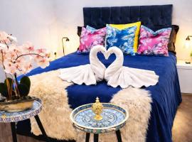 The Skyline 2 - London Heathrow Deluxe Studio Apartment- 1st Floor, hotel u gradu 'Harmondsworth'