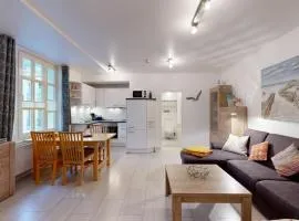 strandnahe FeWo mit Schwimmbad im Haus, Liebeskind 01, Binz