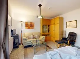 strandnahe FeWo mit Schwimmbad im Haus, a cappella 15, Binz