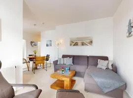 strandnahe FeWo mit Schwimmbad im Haus, Liebeskind 80, Binz