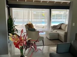 Modern house with pool near Downtown