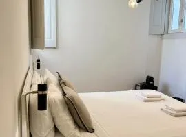 Private Room in Lisbon Historic Center - Steps from Santa Justa Lift
