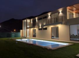 House 3M in Condominium Fundo Pradera, Chocaya - Lima - Perú, hotel a Asia