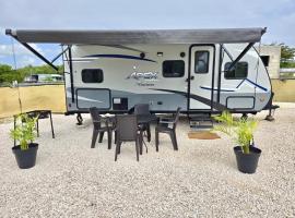 La Gozadera Park RV Isla, hotel em Salinas