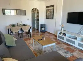 Renovated Top-Floor 2BR | Sunny Balcony & Golf