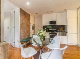 Suite 24 - East Harlem, Manhattan by Monthier