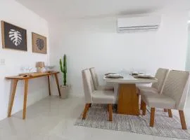 Apto Todo Equipado | Ar em Todos os Ambientes | Perto da Praia