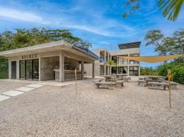 Nelblu Flamingo Suites, hotel em Playa Flamingo