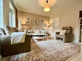 7 Schlafplätze Parkplatz, 5 Schlafräume, WLAN