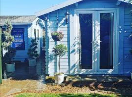 Weston's Wood Cabins โรงแรมในเบลคนีย์