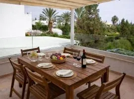 Modern Seaside Apartment Steps to the Beach