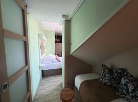 Logis H&ocirc;tel- Restaurant Le Relais Guillaume de Normandy-PARKING GRATUIT-Bornes &eacute;lectriques-VUE BAIE TERRASSE-Calme