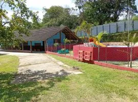 chacara with pool 1 hour from SP lots of green area