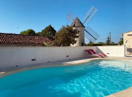 Les Curies - ludogîte, gîte et moulin avec piscine, Hotel in Aujols
