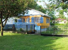 Holiday Home Freistehendes Ferienhaus beim Wellnessbad mit eingezäuntem Garten und Terrasse by Interhome, hotel a Birkamajor