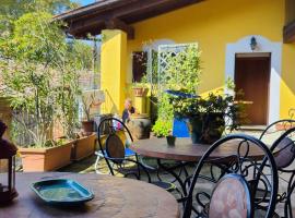 브루사스코에 위치한 호텔 Apartment Vergissmeinnicht by Interhome