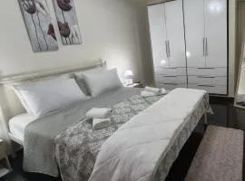 Piraeus City Center Apartment Port & Metro Dimotiko theatro